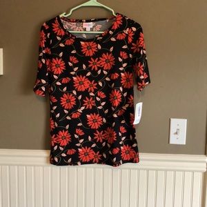 Only available until 3/25! NWT medium floral Gigi